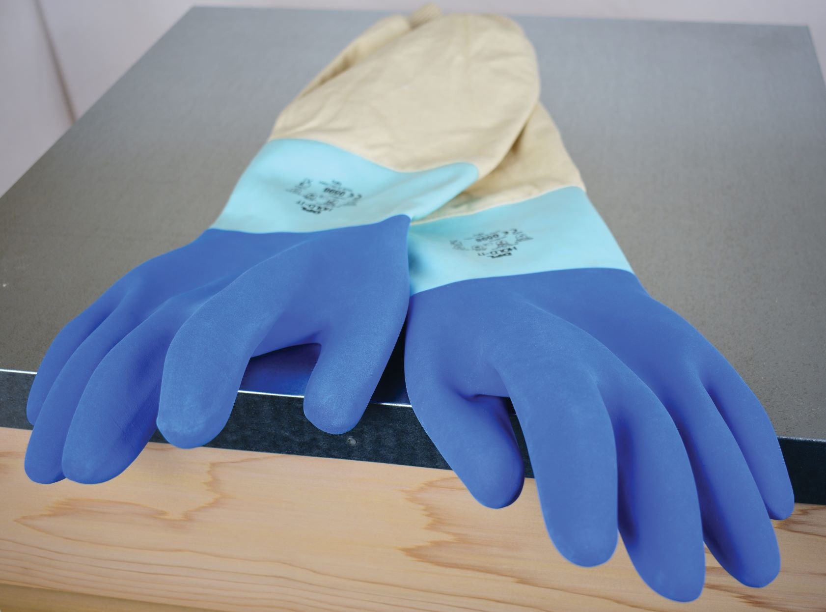 Latex Gloves with Gauntlet
